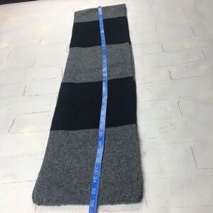 Gap Mens Lambswool 72 inch Grey/Black scarf